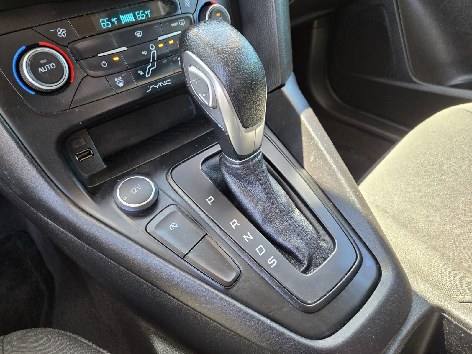 Used 2017 Ford Focus SE FWD image 20