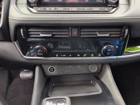 Used 2023 Nissan Rogue SL AWD/4WD image 13