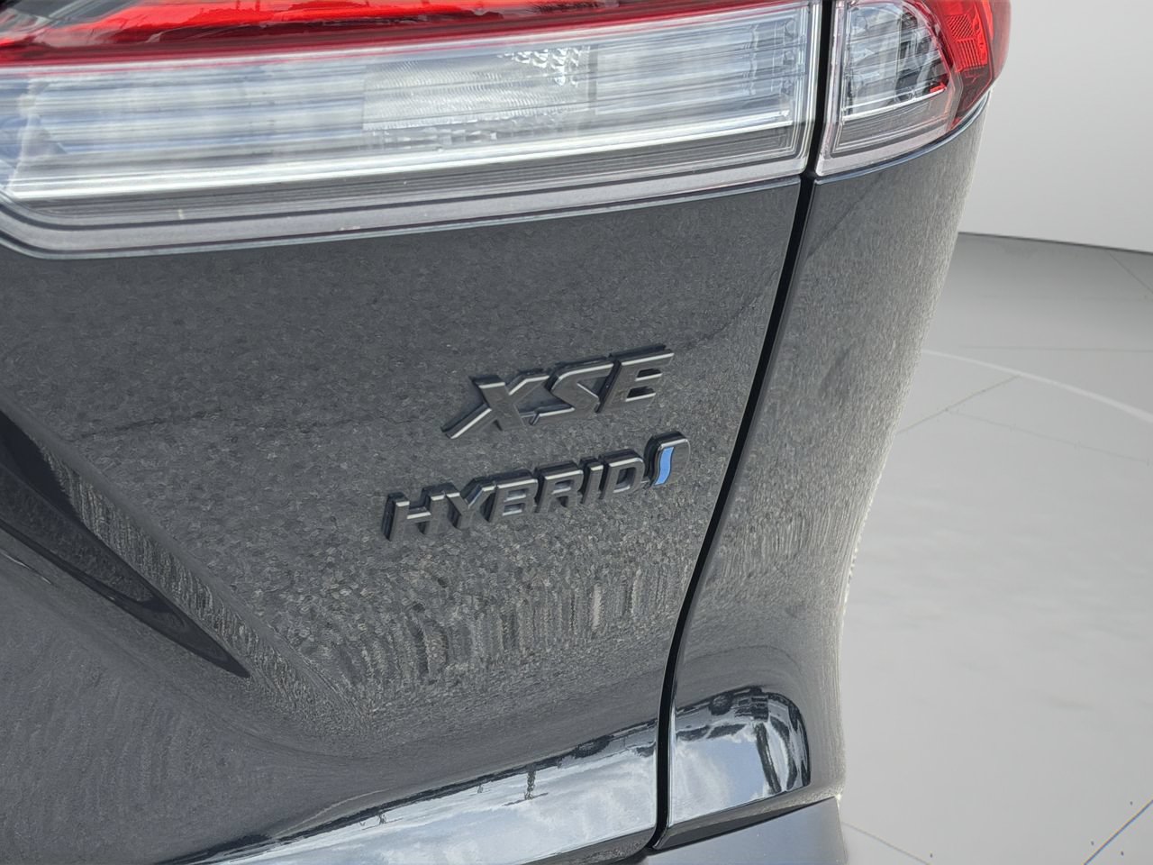 Used 2024 Toyota Corolla Cross AWD Hybrid w/ Convenience Package image 10