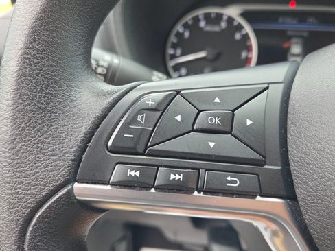Used 2024 Nissan Sentra SV FWD image 25