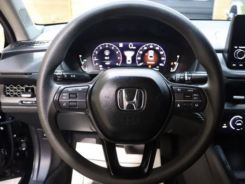 Used 2025 Honda Accord SE image 31