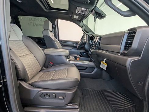 Used 2024 Chevrolet Silverado 2500 ZR2 image 19