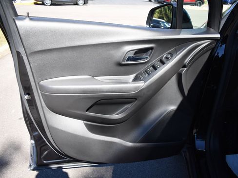 Used 2020 Chevrolet Trax LS w/ Tint and Cruise Package image 13