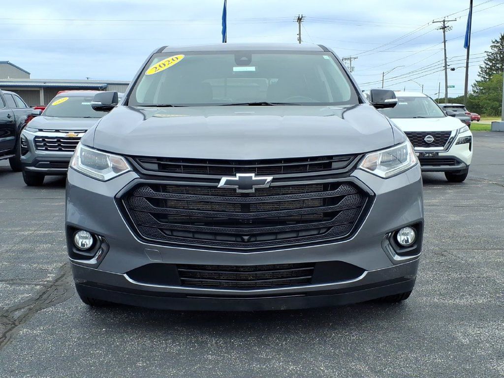 Used 2020 Chevrolet Traverse Premier w/ LPO, Blackout Package FWD image 2