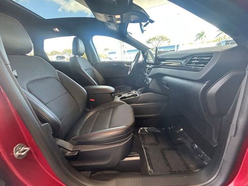 Used 2025 Ford Escape ST-Line w/ Equipment Group 301A image 25