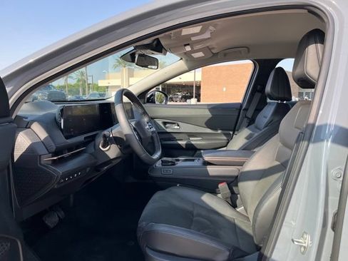Used 2024 Nissan Ariya AWD image 10