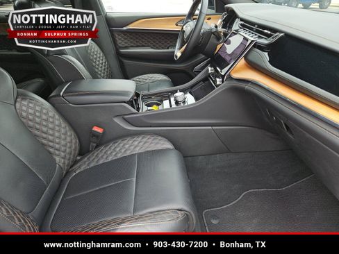 Used 2025 Jeep Grand Cherokee L Summit AWD/4WD image 33