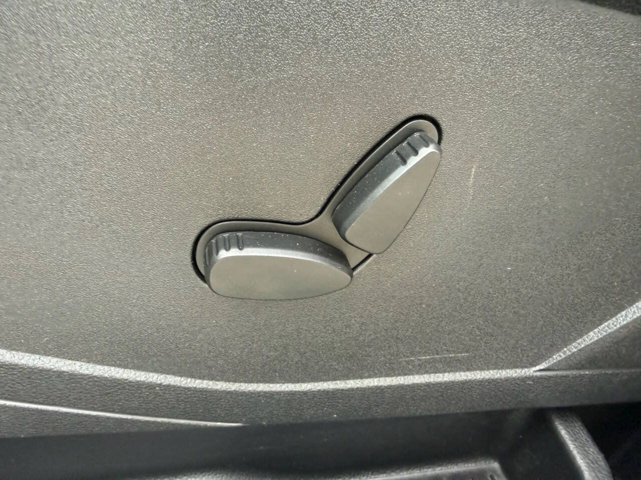 Used 2020 Ford Transit Connect XLT FWD image 13
