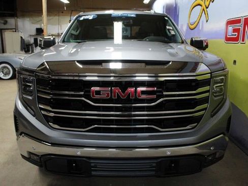 Used 2024 GMC Sierra 1500 SLT w/ SLT Premium Plus Package AWD/4WD image 3