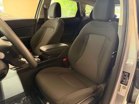 Used 2025 Kia Sportage LX image 22