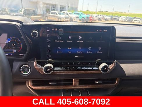 Used 2025 Chevrolet Colorado Trail Boss AWD/4WD image 11