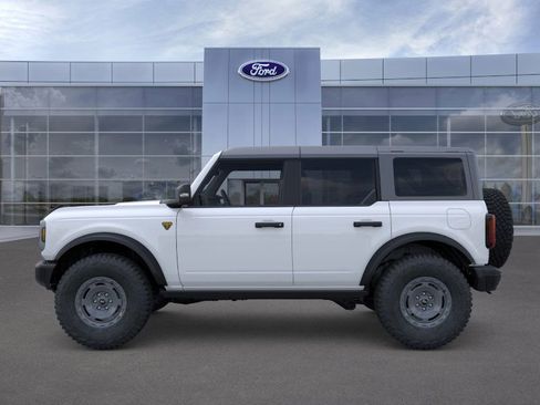 New 2025 Ford Bronco Badlands image 3