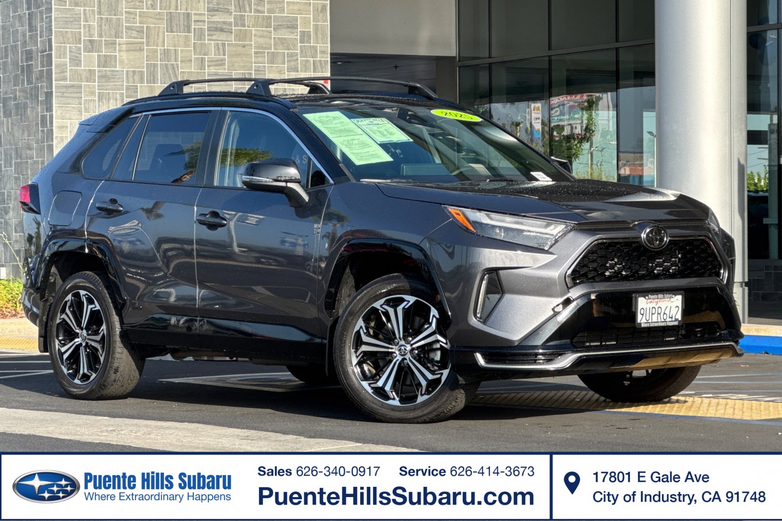 Used 2025 Toyota RAV4 XSE w/ Weather Package AWD/4WD image 1