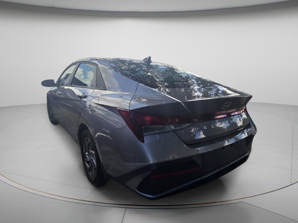 Used 2024 Hyundai Elantra SEL FWD image 7