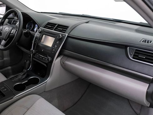 Used 2017 Toyota Camry LE FWD image 12