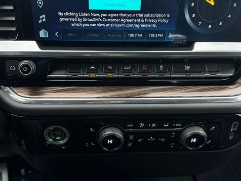 Used 2023 Chevrolet Silverado 1500 LT image 30