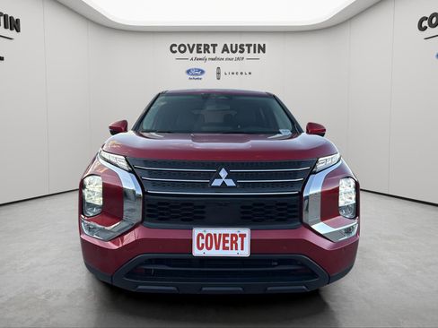 Used 2024 Mitsubishi Outlander SE image 8