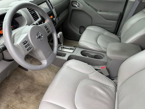 Used 2017 Nissan Frontier SV w/ SV Value Truck Package image 9