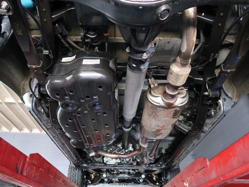 Used 2010 Toyota Tundra 4x4 Double Cab image 6