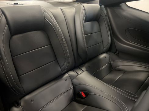 Used 2025 Ford Mustang GT Premium RWD image 15