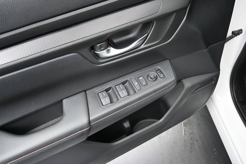 Certified 2025 Honda CR-V Sport image 17