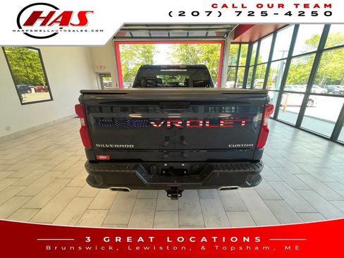 Used 2021 Chevrolet Silverado 1500 Custom Trail Boss AWD/4WD image 5