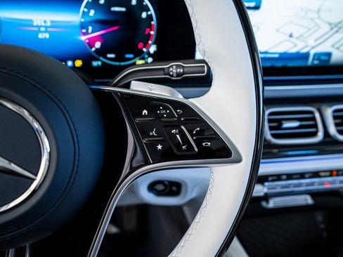 Used 2024 Mercedes-Benz Maybach GLS 600 4MATIC image 46