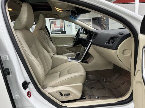 Used 2013 Volvo S60 T5 Premier image 17