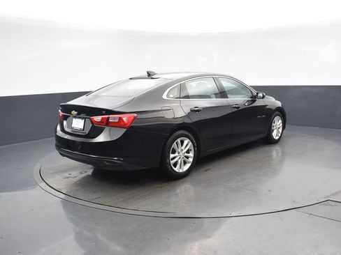 Used 2017 Chevrolet Malibu LT image 6