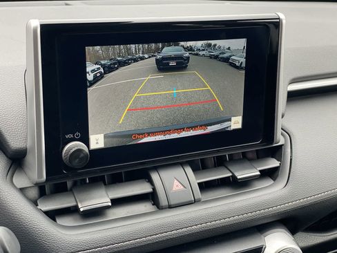 Used 2025 Toyota RAV4 XLE w/ Convenience Package image 33