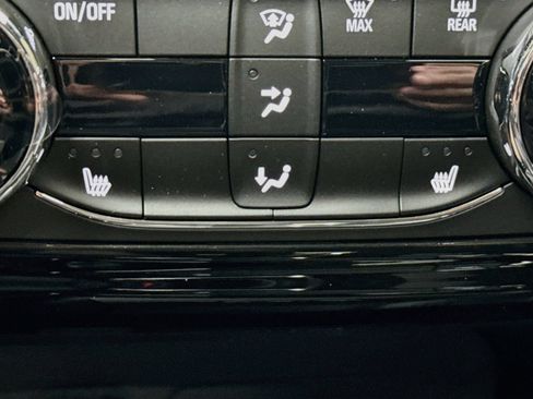 New 2026 Chevrolet Trax RS w/ Sunroof Package FWD image 23