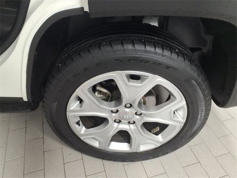 Certified 2022 Jeep Renegade Limited image 18