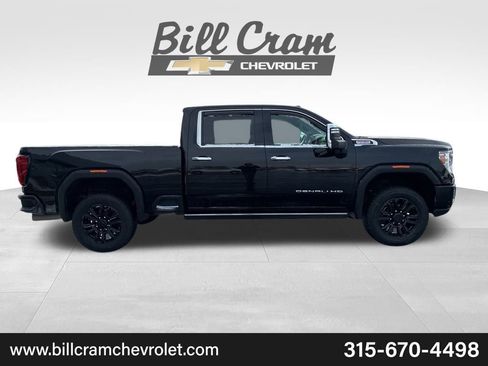 Used 2022 GMC Sierra 2500 Denali w/ Denali Black Diamond Edition image 46