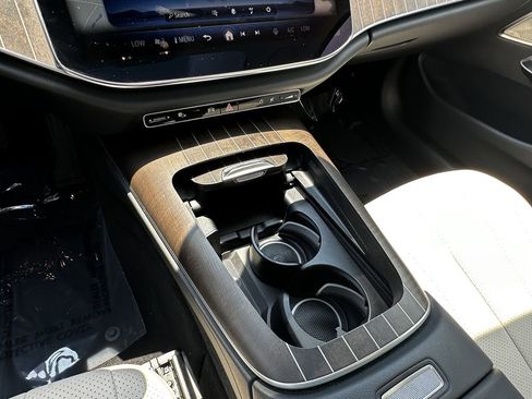 Certified 2024 Mercedes-Benz E 350 4MATIC Sedan image 32