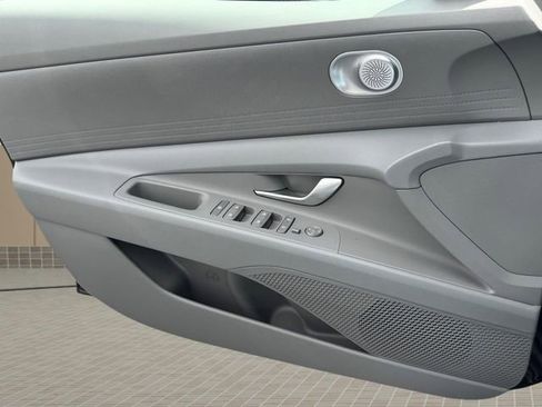 New 2026 Hyundai Elantra Hybrid FWD image 23
