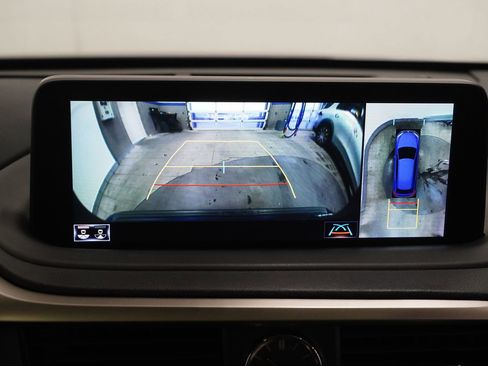 Used 2021 Lexus RX 350L Premium w/ Premium Package image 25