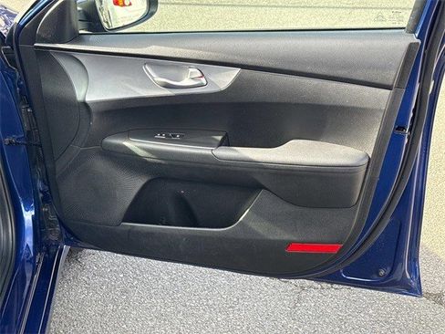 Used 2023 Kia Forte LXS w/ LXS Technology Package image 8