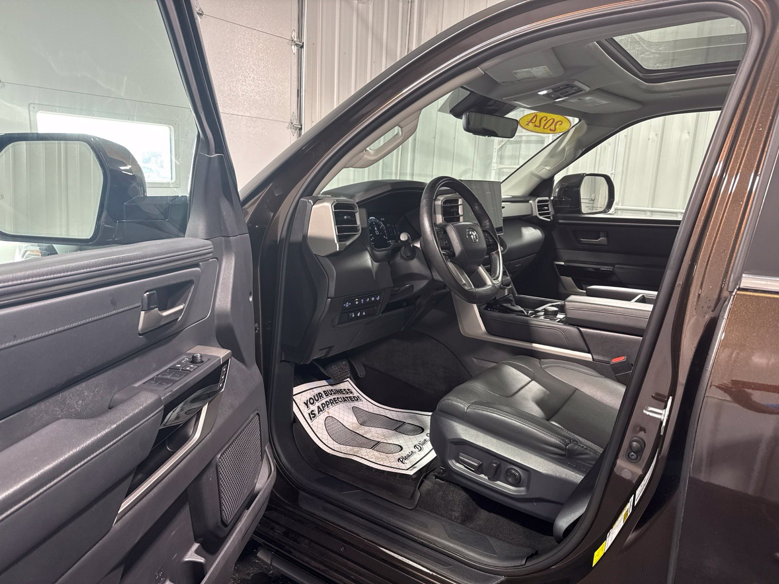 Used 2024 Toyota Tundra Limited w/ Power Package AWD/4WD image 24