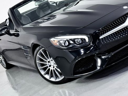 Used 2017 Mercedes-Benz SL 550 image 4