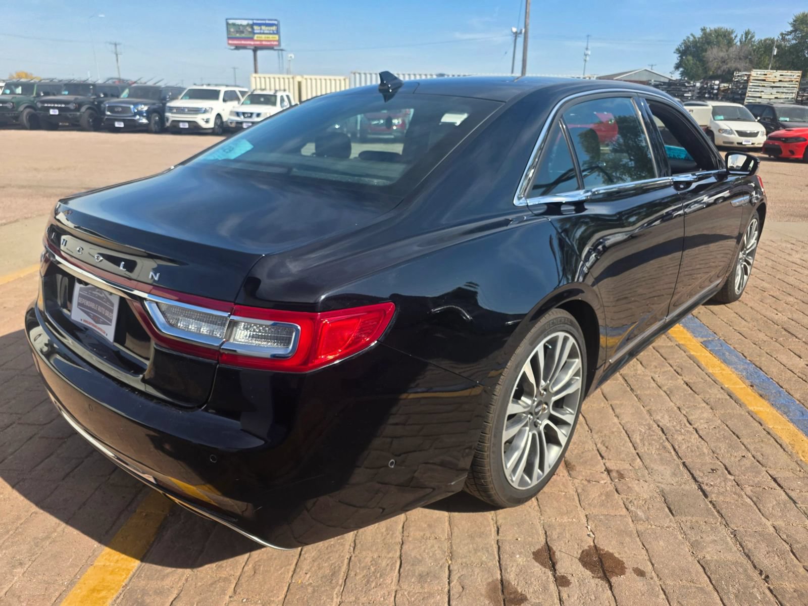 Used 2018 Lincoln Continental Reserve AWD/4WD image 5