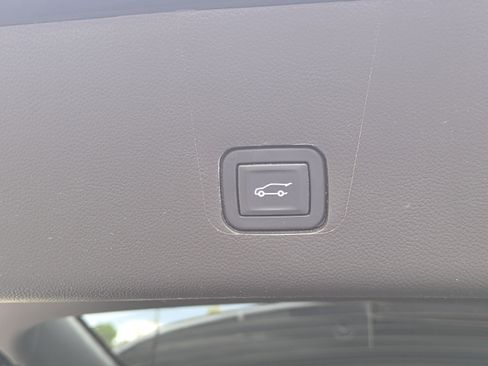 Used 2022 Chevrolet Traverse Premier w/ LPO, Floor Liner Package image 13