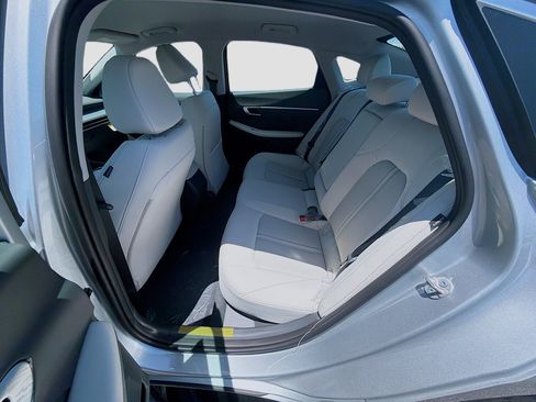 New 2026 Hyundai Sonata SEL FWD image 17