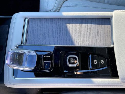 New 2026 Volvo XC90 T8 Ultra w/ Protection Package Premier image 10