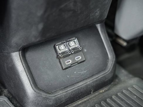 Used 2023 Toyota Highlander LE FWD image 34