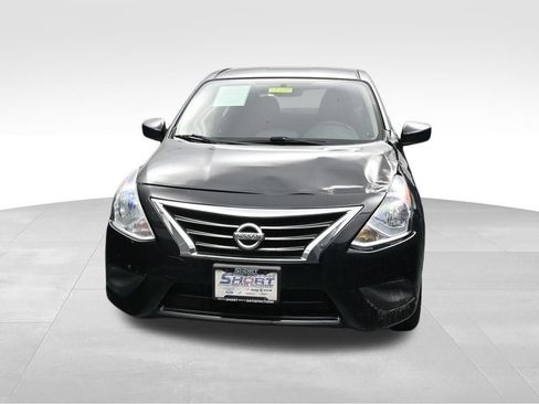 Used 2019 Nissan Versa SV FWD image 8