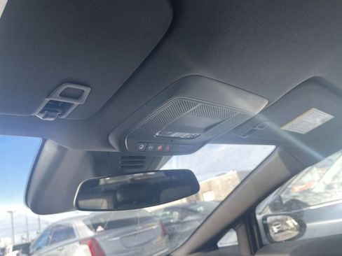 Used 2025 Chevrolet Equinox EV LT image 28