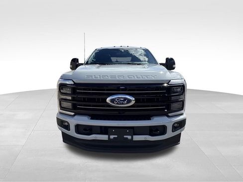Used 2025 Ford F250 Platinum AWD/4WD image 3