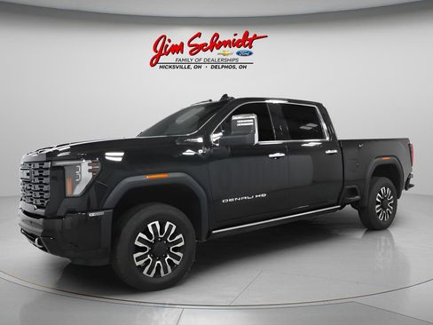 Used 2025 GMC Sierra 2500 Denali Ultimate image 2