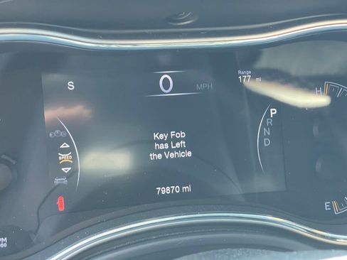 Used 2018 Jeep Grand Cherokee Altitude image 17