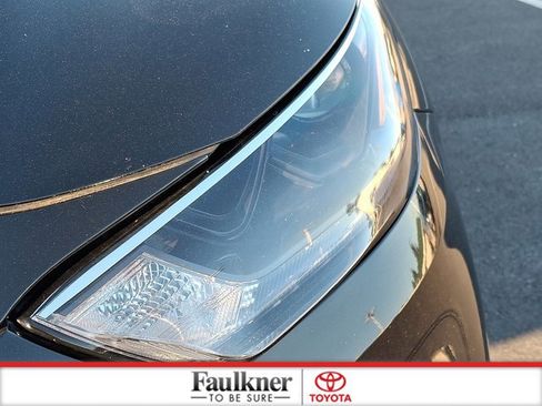 Certified 2023 Toyota Highlander L image 9